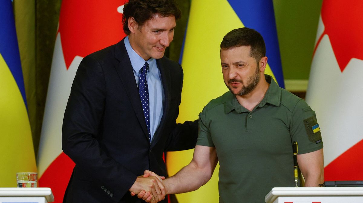 Trudeau přivezl do Kyjeva další vojenskou pomoc v přepočtu za osm miliard korun